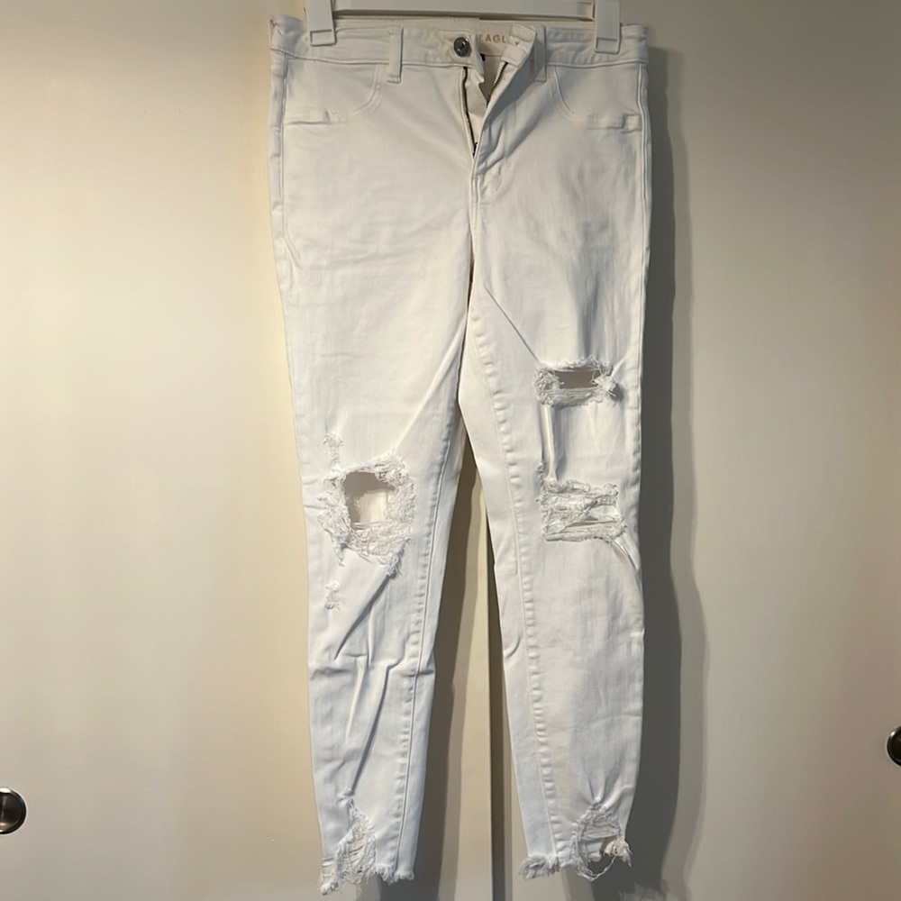 American Eagle white distressed denim jeans